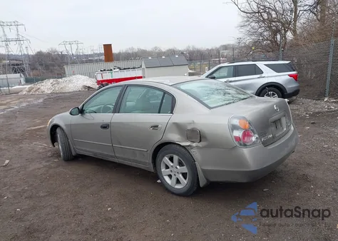 2002 Nissan Altima 2.5 S из США, поврежденный, VIN 1N4AL11D52C234001